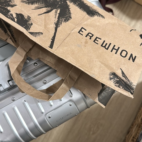 Erewhon Merch! Summer 2022 Sky Blue XL I <3 LA [UPDATE: PROFESSIONALLY CLEANED] - Picture 8 of 9